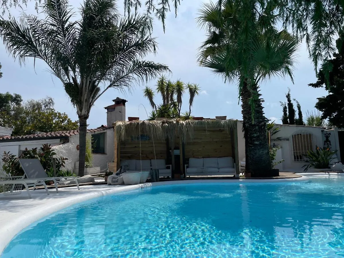 Le Rondini- Solo Adultos Hotel Montras 0*,